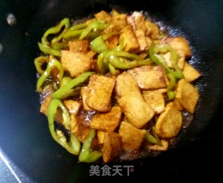 家常青椒炒豆腐的做法步骤：6