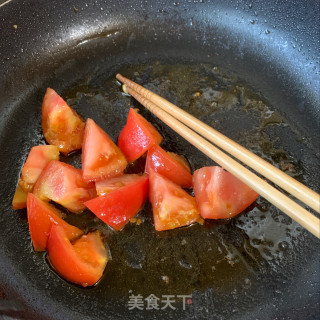 西红柿炒鸡蛋的做法步骤：2