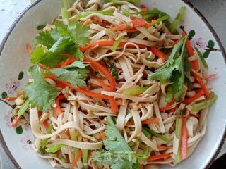 凉拌豆腐皮的做法步骤：5