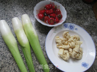 泡椒千张结炒茭白的做法步骤：1