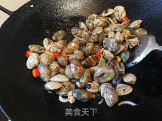 豉椒炒蜆的做法步骤：5