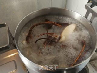 五指毛桃瘦肉汤的做法步骤：3
