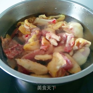 香菇老母鸡汤的做法步骤：3