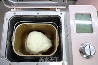 猪肉香芹锅贴的做法步骤：2