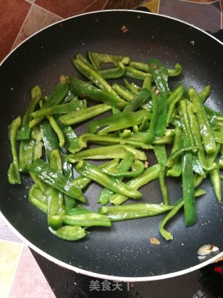 青椒炒牛肉的做法步骤：4