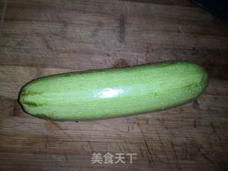 西葫芦鸡蛋饺子的做法步骤：2