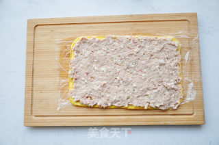 蛋皮肉卷的做法步骤：5