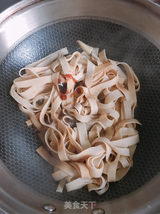 小白菜炒豆皮的做法步骤：5