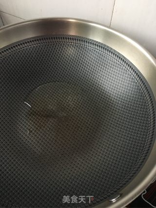 鸡蛋杂蔬鲍鱼菠菜汤面的做法步骤：4