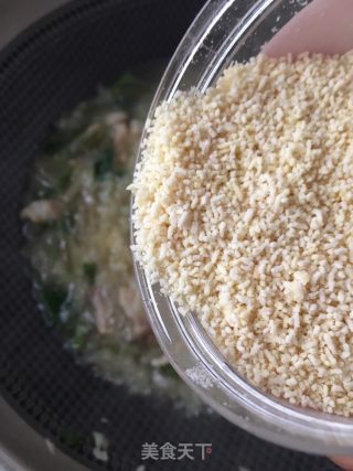 鸡蛋杂蔬鲍鱼菠菜汤面的做法步骤：19