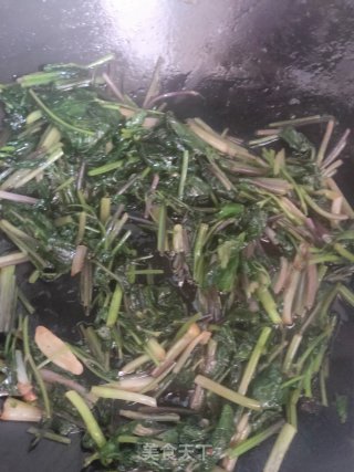 素炒山芹的做法步骤：4