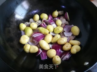腊肉烧小土豆的做法步骤：6