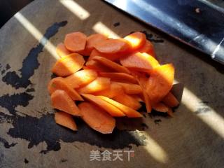 鲜百合山药炒木耳的做法步骤：2