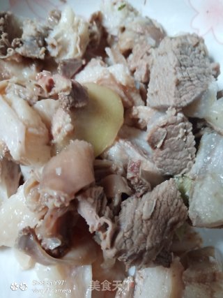 羊肉萝卜汤的做法步骤：2