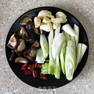 小炒肉的做法步骤：2