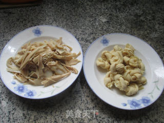 水笋烧千张结的做法步骤：1