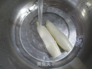 青瓜炒茭白的做法步骤：2
