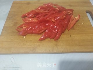 荷兰豆炒火腿肠的做法步骤：3