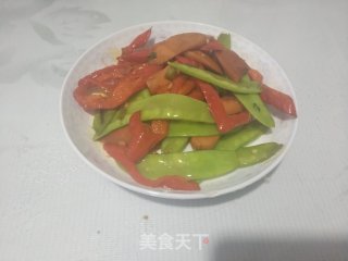 荷兰豆炒火腿肠的做法步骤：10