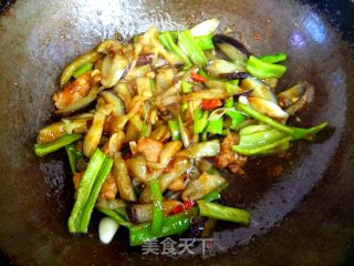茄子尖椒炒肉片的做法步骤：12