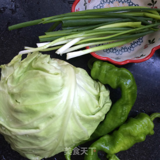 素炒包菜的做法步骤：1
