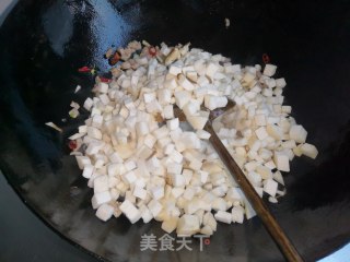酱炒肉丁杏鲍菇的做法步骤：6