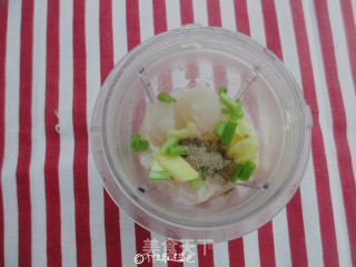 自制鱼豆腐的做法步骤：2