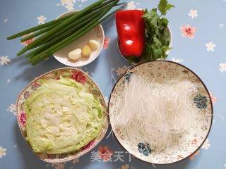 素炒粉丝卷心菜的做法步骤：1