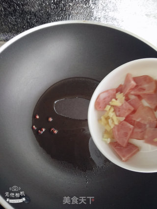 红辣椒炒洋葱的做法步骤：4