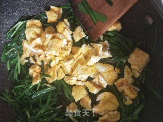 韭菜炒鸡蛋的做法步骤：4