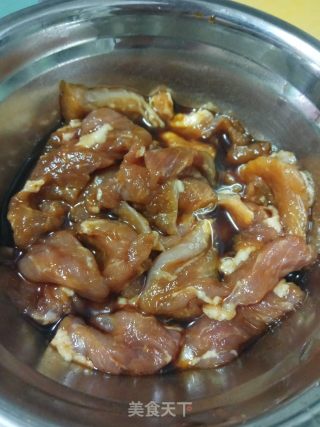 鱿鱼肉片炒翠玉瓜的做法步骤：3