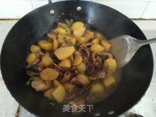 香菇炖土豆的做法步骤：16