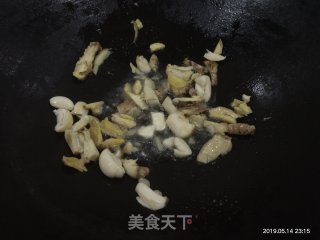 田螺鸭脚煲的做法步骤：10