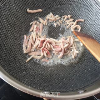 肉丝炒青椒的做法步骤：7