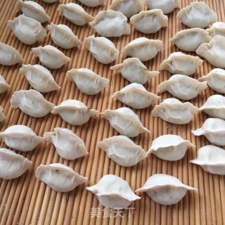 猪肉韭菜槐花水饺的做法步骤：19