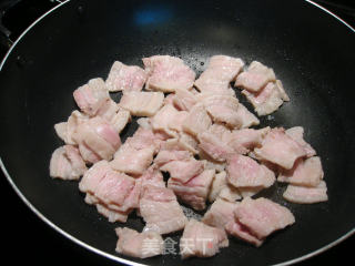 大蒜包菜回锅肉的做法步骤：5