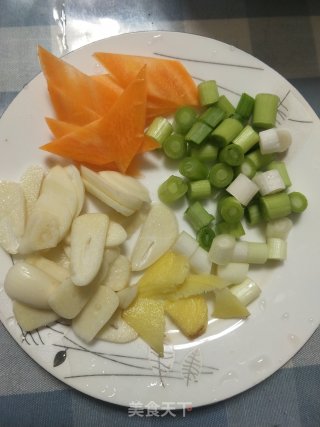 蚝油草菇的做法步骤：2