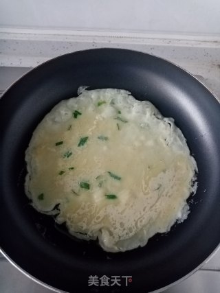 葱花鸡蛋煎饼的做法步骤：3