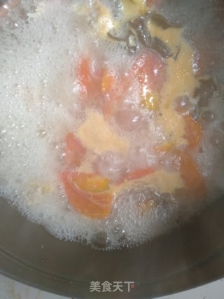 粉丝肉丸砂锅汤的做法步骤：7
