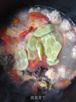 粉丝肉丸砂锅汤的做法步骤：8