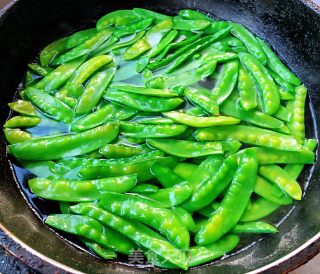 蒜蓉荷兰豆的做法步骤：2