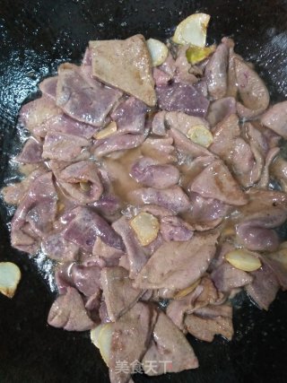 猪肝炒大葱的做法步骤：6