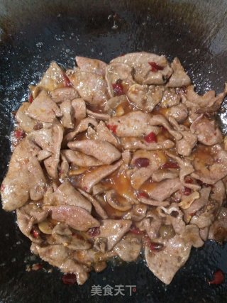 猪肝炒大葱的做法步骤：8