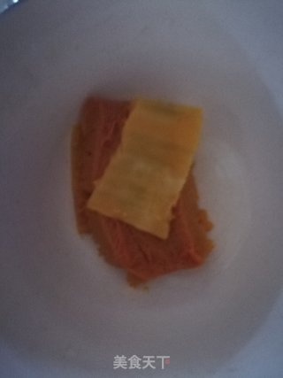 南瓜玫瑰冰皮饼的做法步骤：1