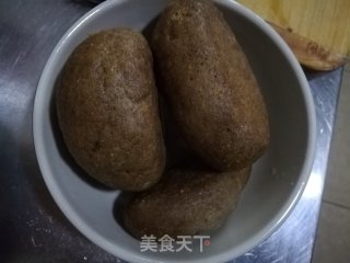 炒窝窝头的做法步骤：2
