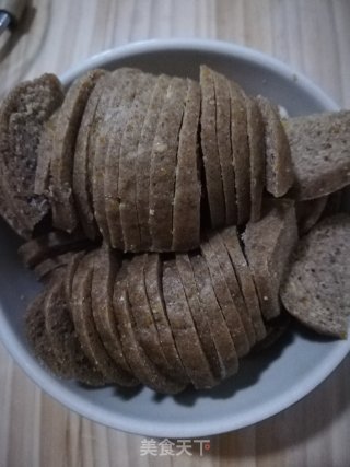 炒窝窝头的做法步骤：3