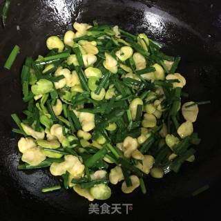 韭菜炒豆瓣的做法步骤：8