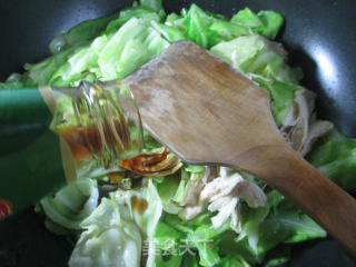 鸡胸肉炒牛心菜的做法步骤：9