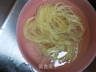 大冷面的做法步骤：2