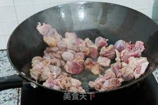 牛肉炖柿子的做法步骤：2